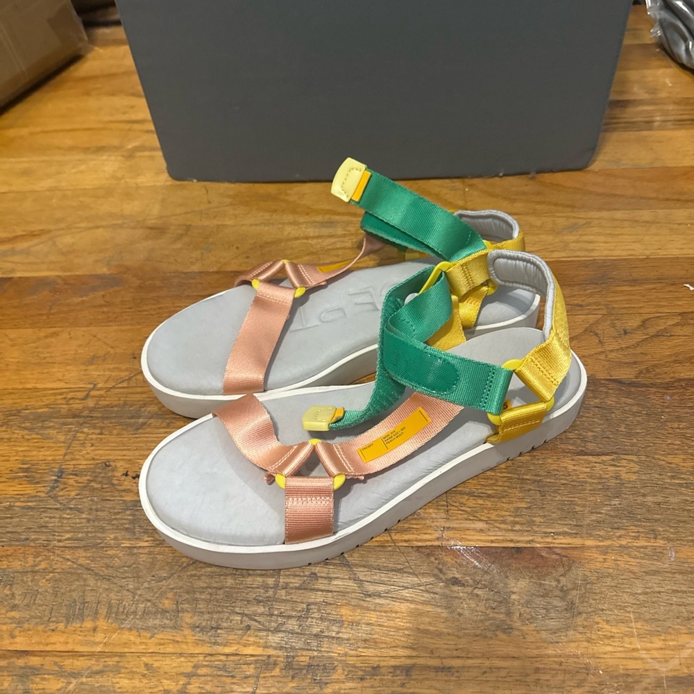 Oncept Colorful Sandals
